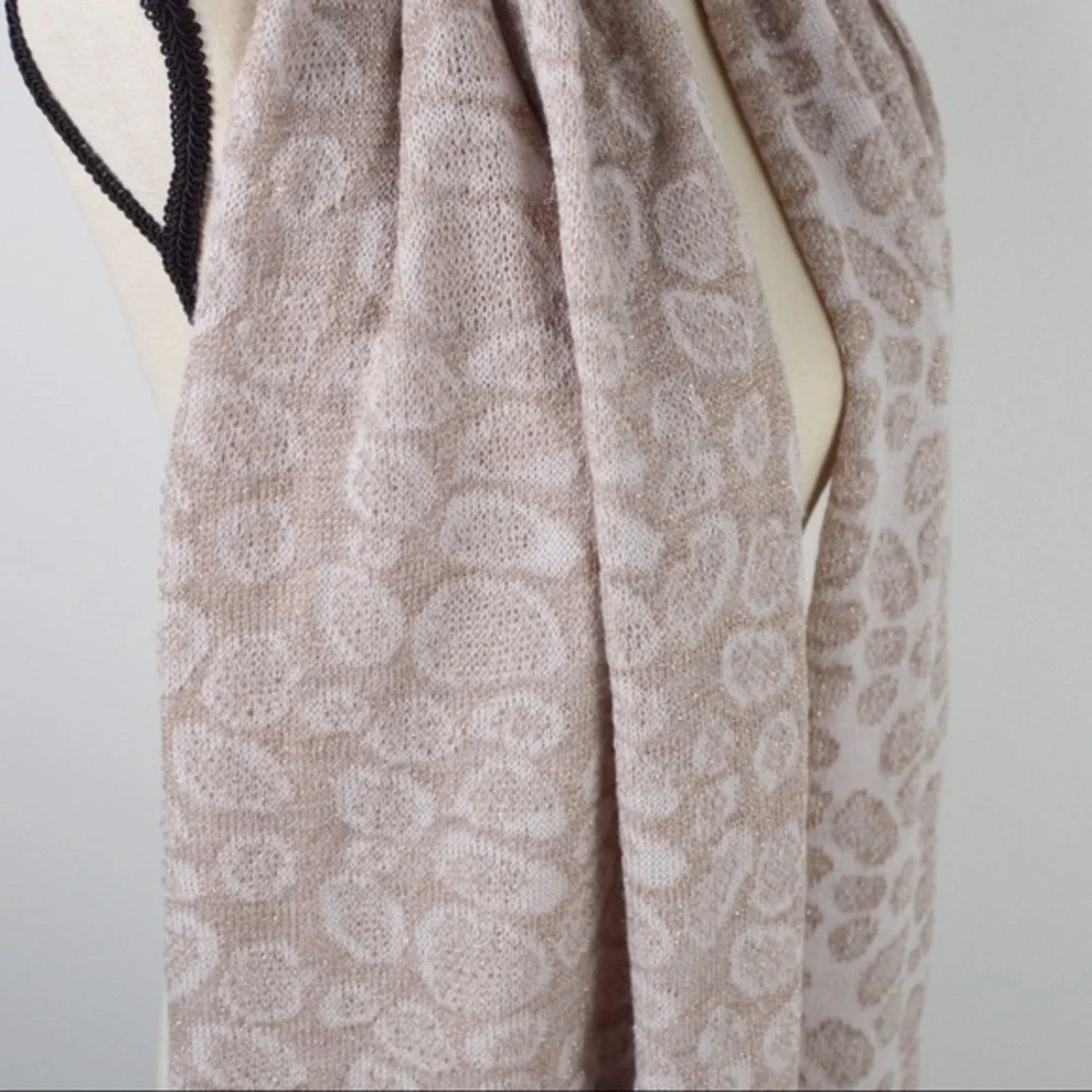 V Fraas Soft Knit Blanket Scarf with Metallic‎ Threads